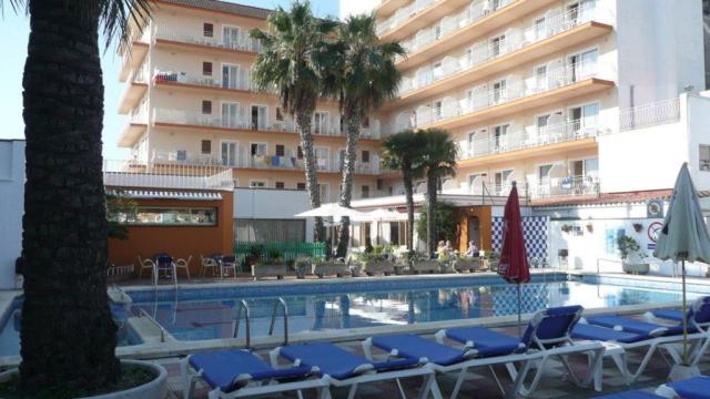 Hotel Rosa Nautica - pohled na budovu
