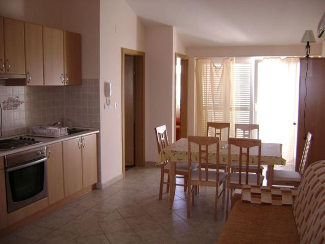 Apartmány Adria - obývací pokoj s kuchyňským koutem