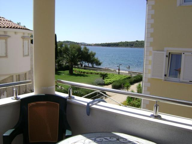 Apartmány Adria - výhled z balkonu na moře