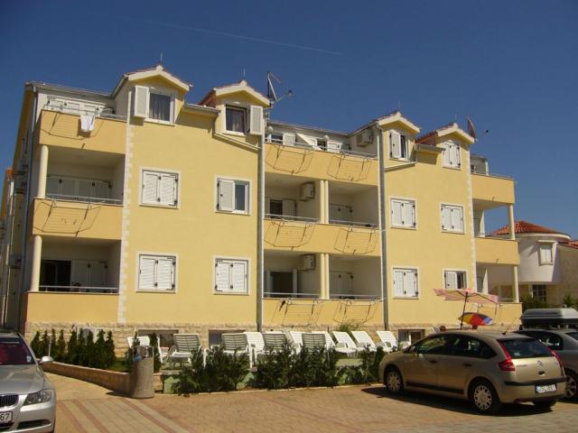 Apartmány Adria - celkový pohled na budovu