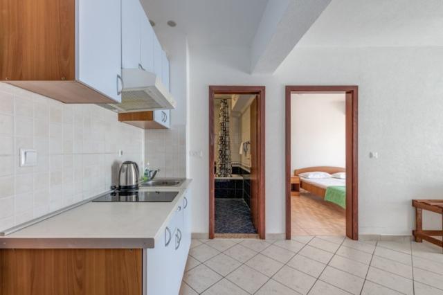 Apartmány Nikolina - kuchyňský kout