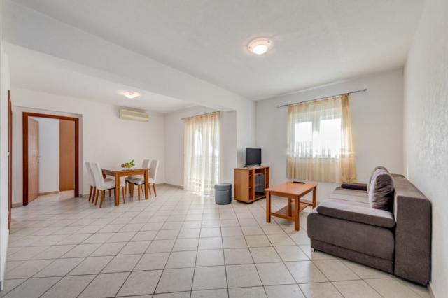 Apartmány Nikolina - obývací pokoj