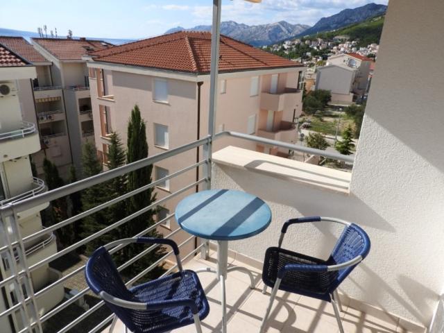 Apartmány Ruža - posezení na balkoně