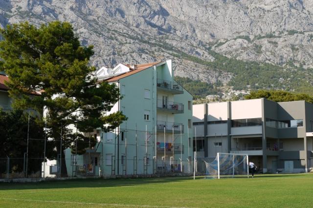 Apartmány Ruža - pohled od hřiště