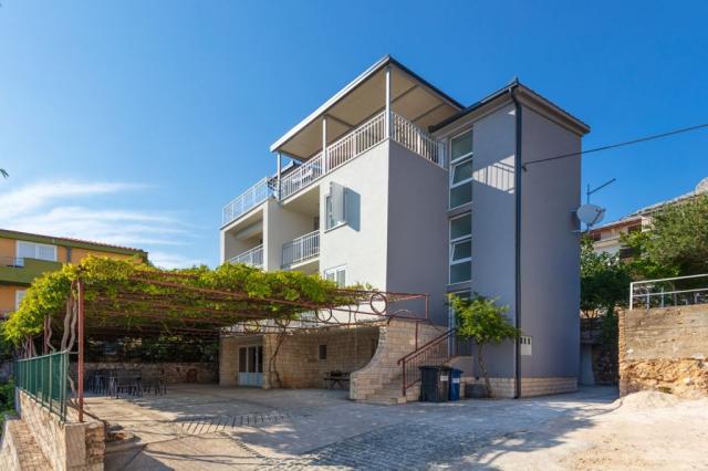 Apartmány Lana - pohled na budovu