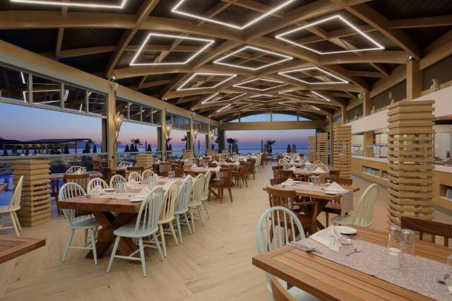 ARINA BEACH RESORT - Restaurace - MINOS A LA CARTE RESTAURANT