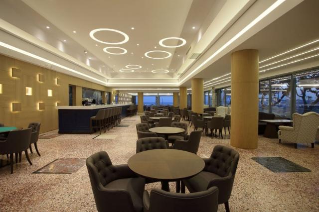 ARINA BEACH RESORT - Bary - MAIN BAR 