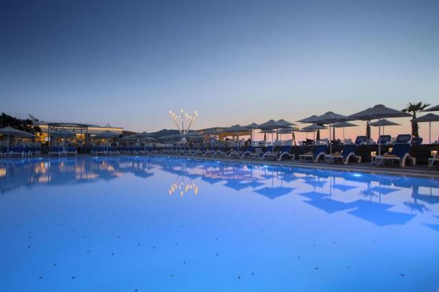 ARINA BEACH RESORT - Bazény - Venkovní bazén