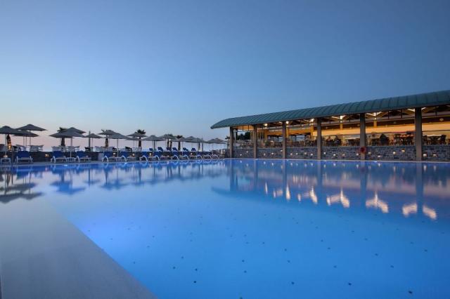 ARINA BEACH RESORT - Bazény - Venkovní bazén