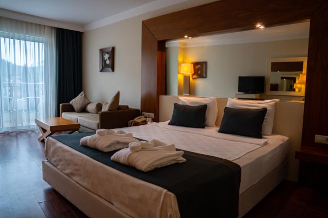 MEDER RESORT HOTEL - Pokoje - ECONOMY ROOM FRENCH BALCONY