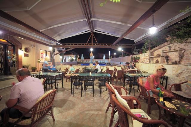 ERATO HOTEL - Restaurace - A la carte or buffet 