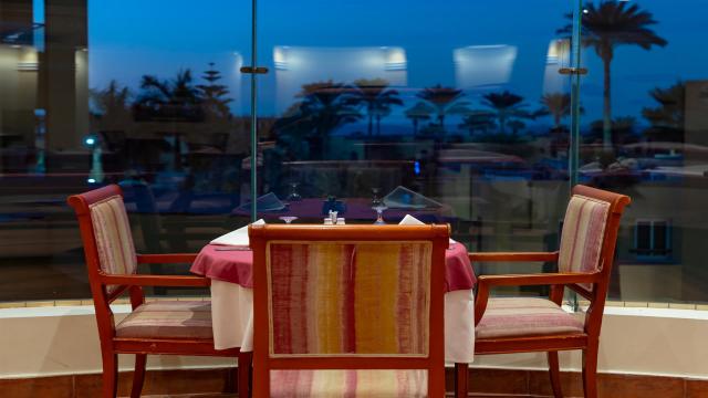PALM BEACH RESORT HURGHADA & SPA - Restaurace - Palavrion Resta