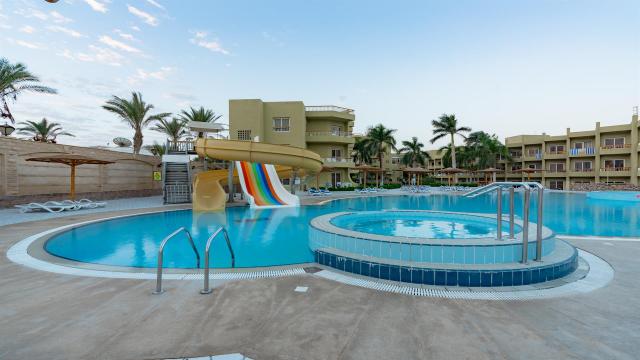 PALM BEACH RESORT HURGHADA & SPA - Bazény - Venkovní bazén