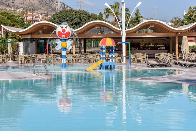 STAR BEACH VILLAGE - Restaurace - Dionyssos Snack Pool Bar
