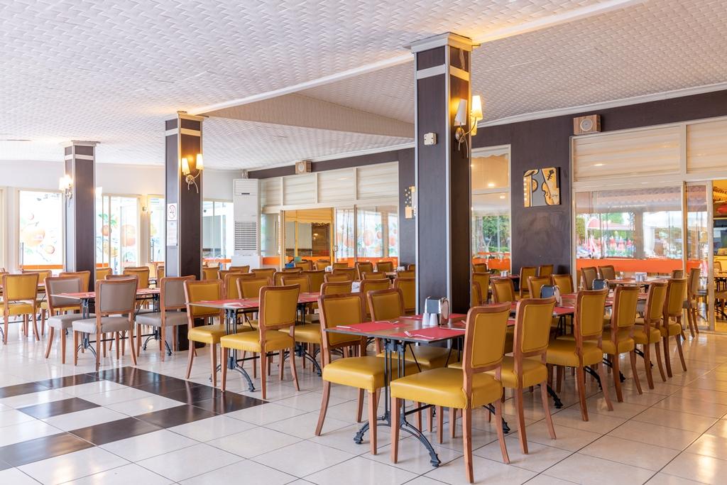 LIMS BONA DEA BEACH - Restaurace - MAIN RESTAURANT