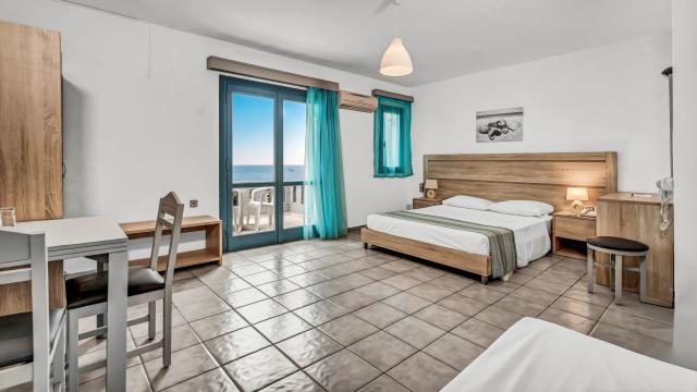 MARILISA HOTEL - Pokoje - DOUBLE OR TRIPLE SEA VIEW OR SIDE SEA