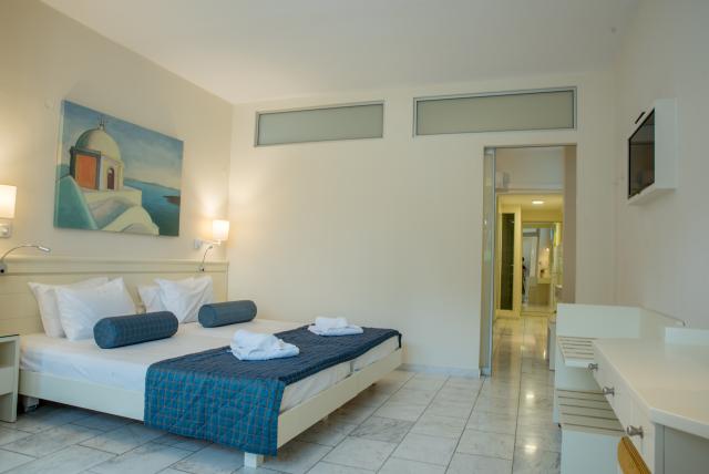 ANISSA BEACH AND VILLAGE - Pokoje - Athina Family Room