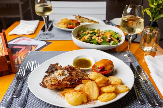 ANISSA BEACH AND VILLAGE - Restaurace - STEAK HOUSE