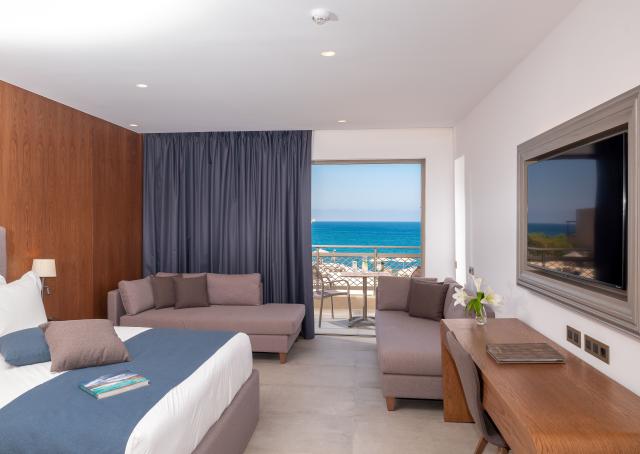 NANA GOLDEN BEACH - Pokoje - Family Luxury Open Plan Sea Front