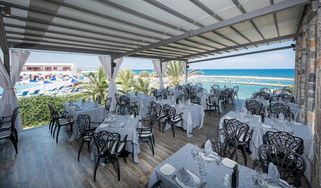 NANA GOLDEN BEACH - Restaurace - ZORBAS