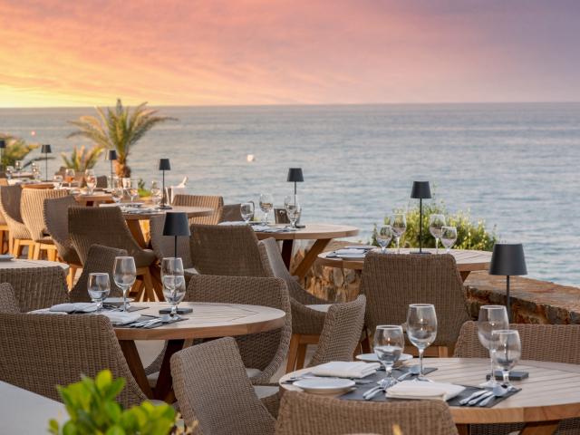 NANA GOLDEN BEACH - Restaurace - AZZURO