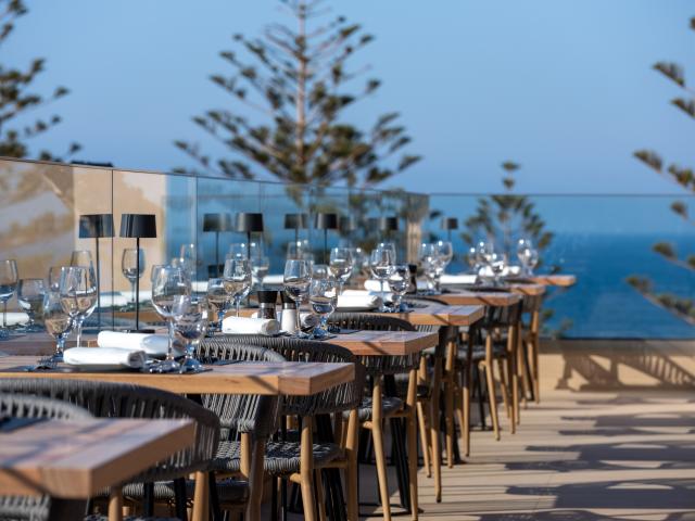 NANA GOLDEN BEACH - Restaurace - MEAT IN
