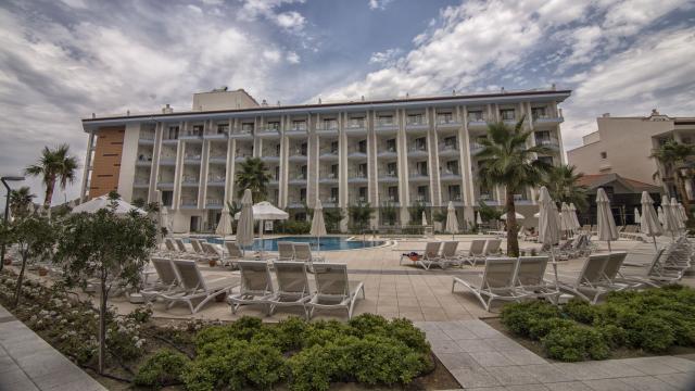 RAMADA HOTEL & SUITES BY WYNDHAM KUSADASI - Obecné - Hlavní bud