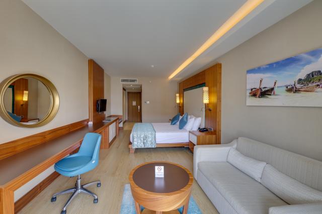 RAMADA HOTEL & SUITES BY WYNDHAM KUSADASI - Pokoje - SUPERIOR S