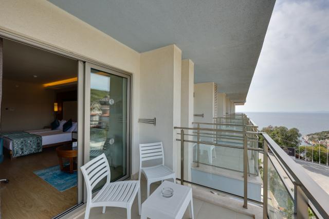 RAMADA HOTEL & SUITES BY WYNDHAM KUSADASI - Pokoje - SUPERIOR S