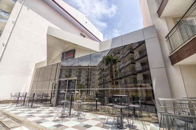 RAMADA HOTEL & SUITES BY WYNDHAM KUSADASI - Obecné - Hlavní bud