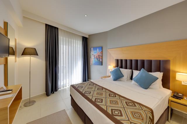 RAMADA HOTEL & SUITES BY WYNDHAM KUSADASI - Pokoje - JUNIOR SUI