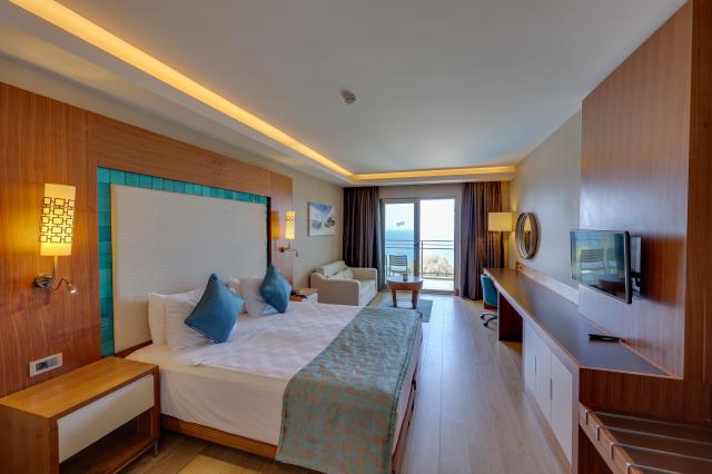 RAMADA HOTEL & SUITES BY WYNDHAM KUSADASI - Pokoje - SUPERIOR S