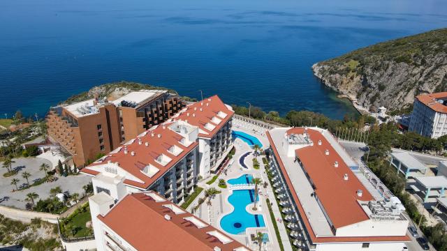 RAMADA HOTEL & SUITES BY WYNDHAM KUSADASI - Obecné - Hlavní bud
