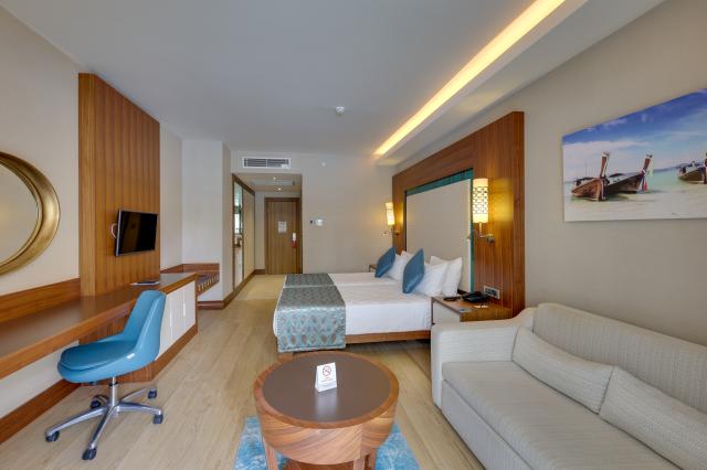 RAMADA HOTEL & SUITES BY WYNDHAM KUSADASI - Pokoje - SUPERIOR L