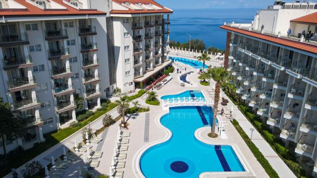 RAMADA HOTEL & SUITES BY WYNDHAM KUSADASI - Obecné - Hlavní bud