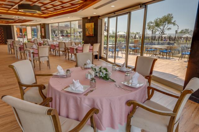 RAMADA HOTEL & SUITES BY WYNDHAM KUSADASI - Restaurace - ALACAR