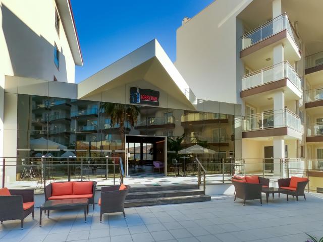 RAMADA HOTEL & SUITES BY WYNDHAM KUSADASI - Bary - LOBBY BAR