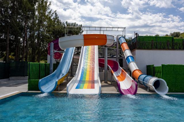 RAMADA HOTEL & SUITES BY WYNDHAM KUSADASI - Vodní park - Vodní 