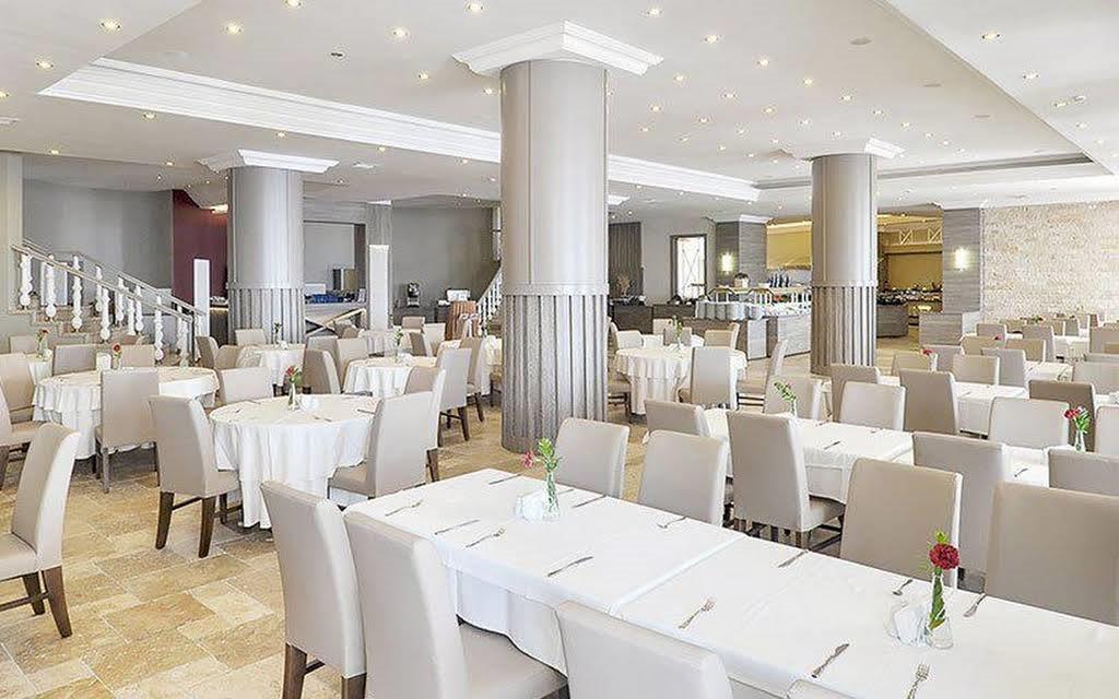 LADONIA HOTELS ADAKULE - Restaurace - Azur Restaurant