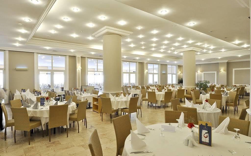 LADONIA HOTELS ADAKULE - Restaurace - Azur Restaurant
