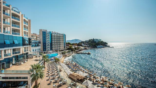 CHARISMA DE LUXE HOTEL - Obecné - Hlavní budova