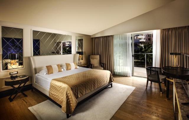 CHARISMA DE LUXE HOTEL - Pokoje - SUPERIOR ROOM LANDVIEW BALCON