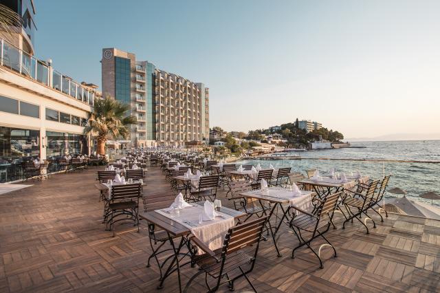 CHARISMA DE LUXE HOTEL - Restaurace - Moon Light Restaurant