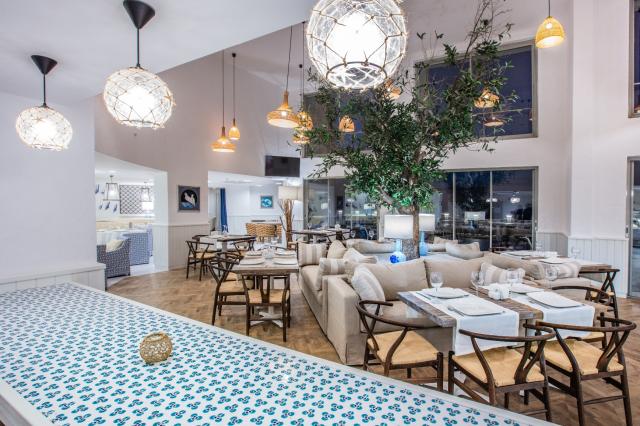 CHARISMA DE LUXE HOTEL - Restaurace - Charides Sea Food Restaur