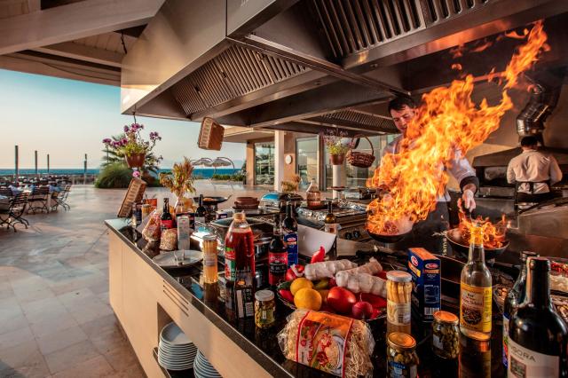CHARISMA DE LUXE HOTEL - Restaurace - Moon Light Restaurant