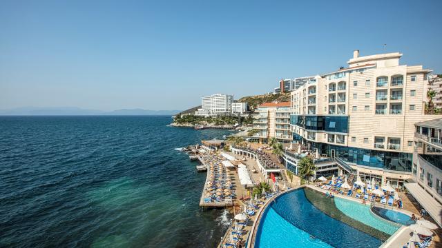 CHARISMA DE LUXE HOTEL - Obecné - Hlavní budova