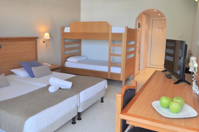 CYPROTEL FALIRAKI - Pokoje - FAMILY BUNKBED ROOM