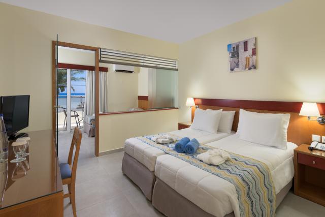 AVRA BEACH - Pokoje - FAMILY ROOM 2 BEDROOMS GARDEN VIEW BALCON
