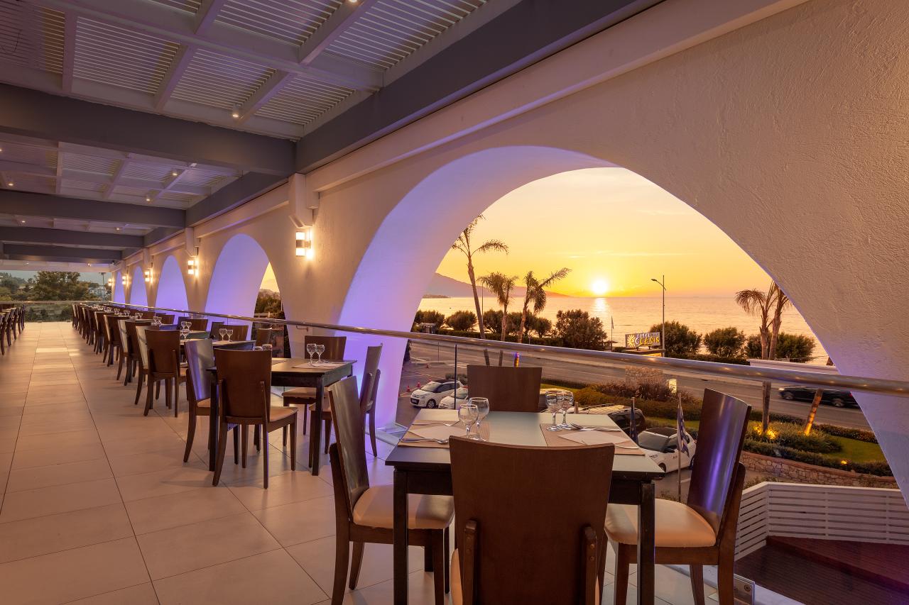 OCEANIS BEACH HOTEL - Restaurace - Ocean Restaurant