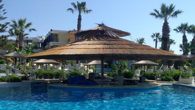 ATRIUM PALACE SPA RESORT & VILLAS - Bary - AMPHIBION POOL BAR